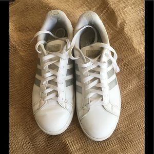 Pre loved Adidas NEO cloud foam sneaker size 9.5